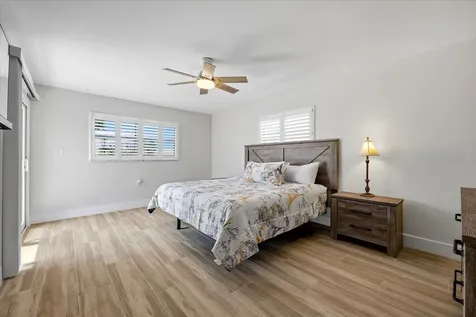 8008 13th Avenue S St Petersburg FL 33707