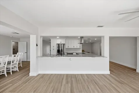 8008 13th Avenue S St Petersburg FL 33707