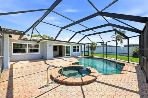 8008 13th Avenue S St Petersburg FL 33707