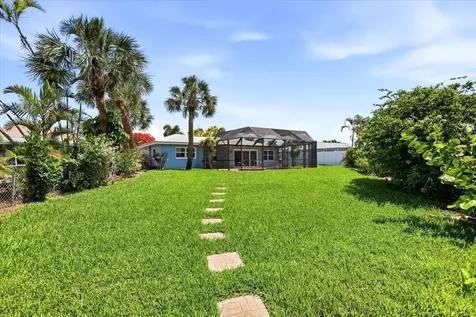 8008 13th Avenue S St Petersburg FL 33707