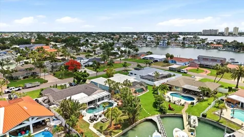 8008 13th Avenue S St Petersburg FL 33707