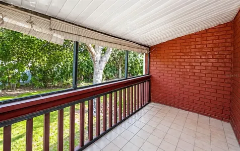 1044 82nd Terrace N St Petersburg FL 33702