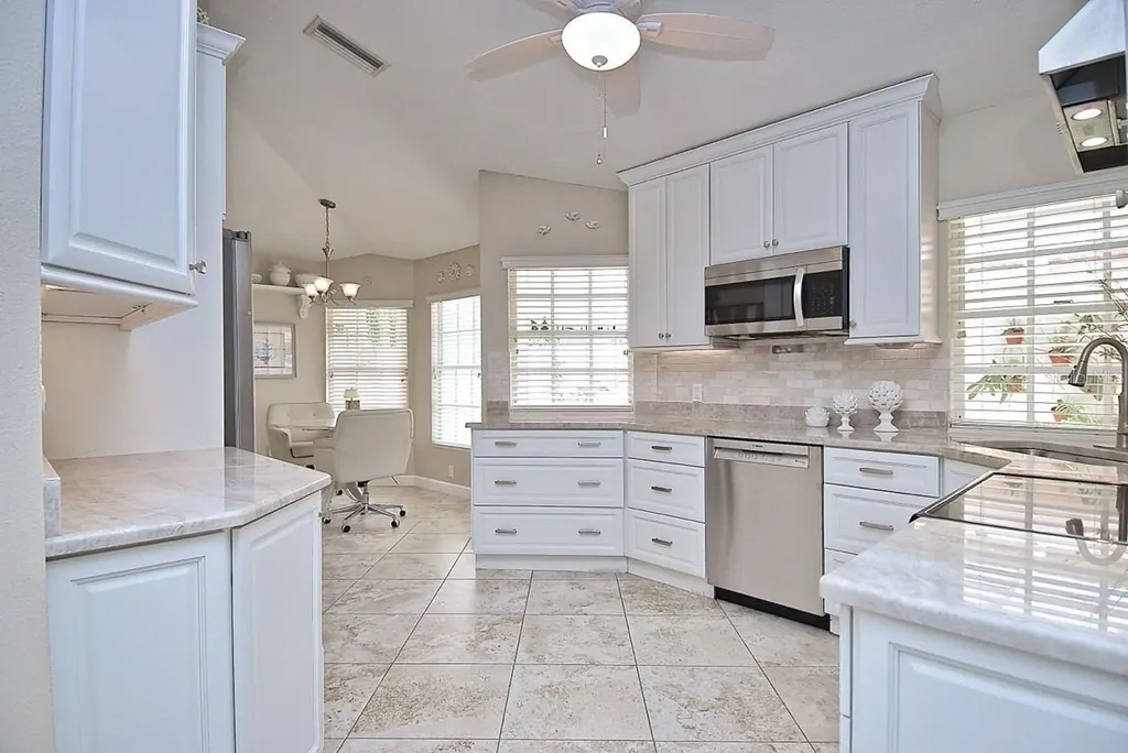 3890 Lyndhurst Court Sarasota FL 34235