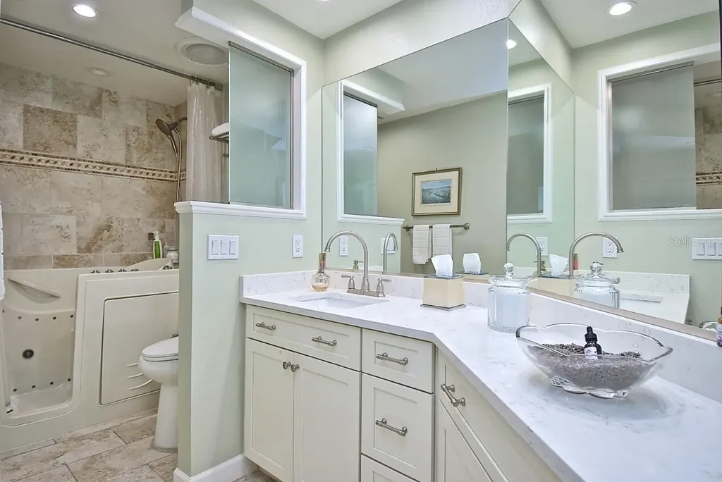3890 Lyndhurst Court Sarasota FL 34235