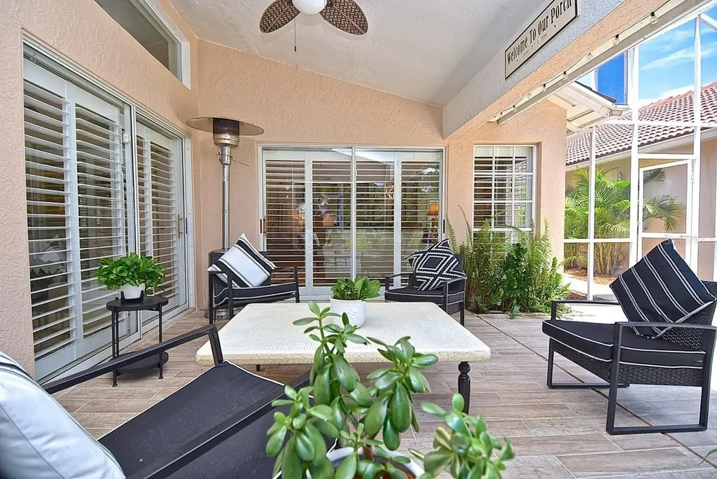 3890 Lyndhurst Court Sarasota FL 34235