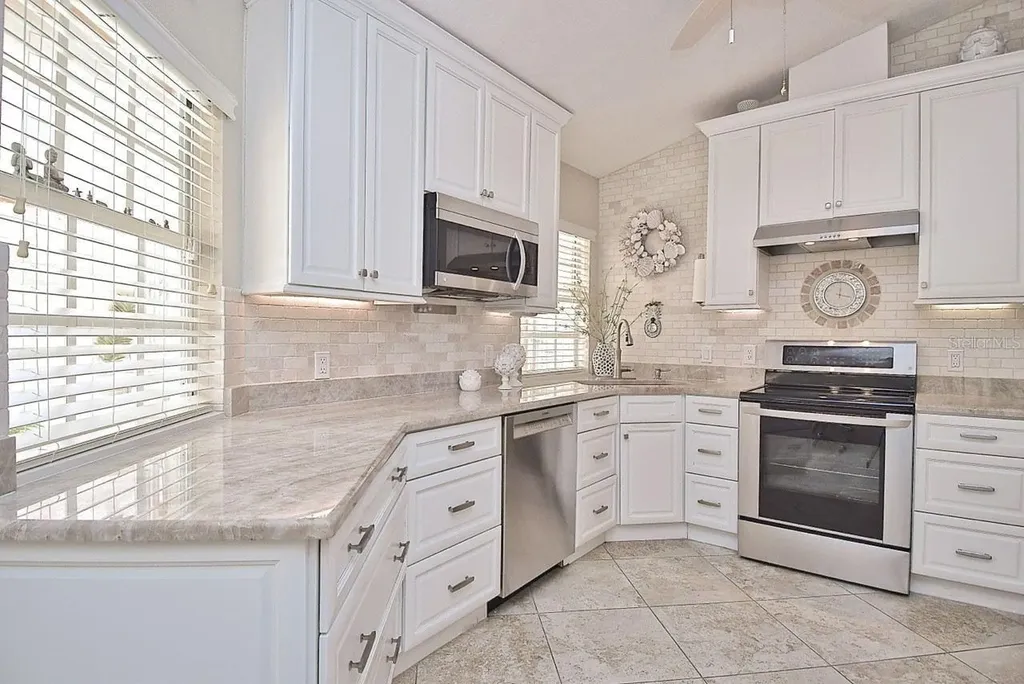 3890 Lyndhurst Court Sarasota FL 34235