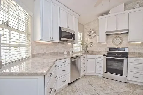 3890 Lyndhurst Court Sarasota FL 34235
