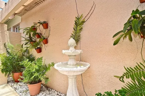 3890 Lyndhurst Court Sarasota FL 34235
