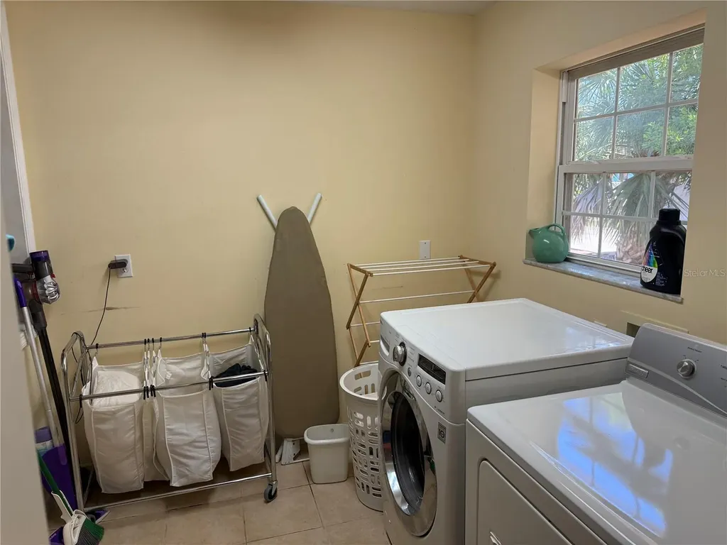 7508 4th Avenue N St Petersburg FL 33710