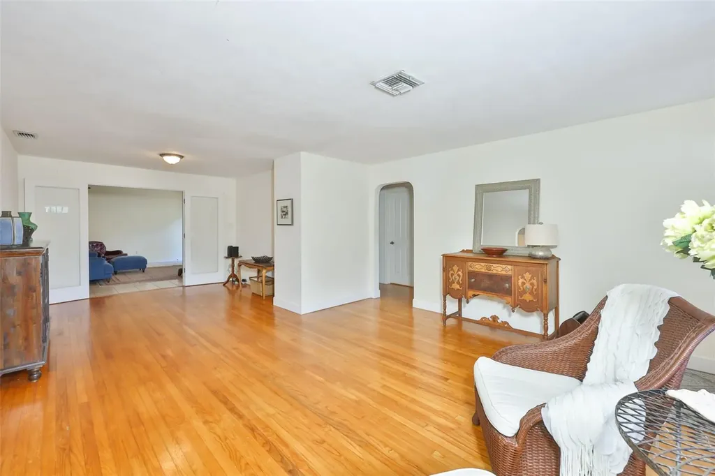7508 4th Avenue N St Petersburg FL 33710