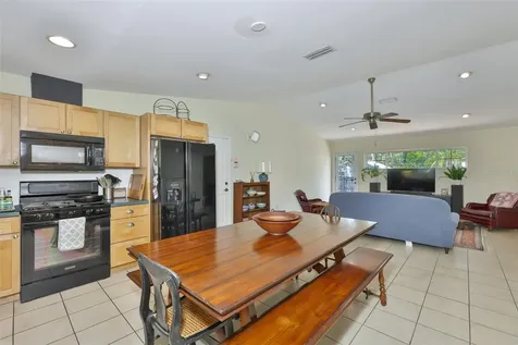 7508 4th Avenue N St Petersburg FL 33710