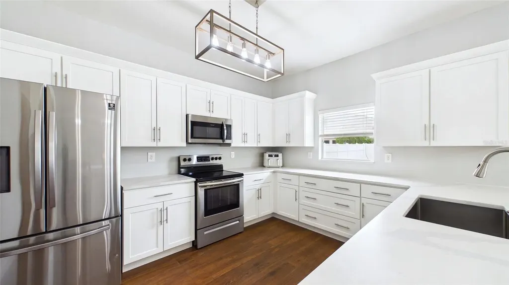 601 19th Street NW Ruskin FL 33570