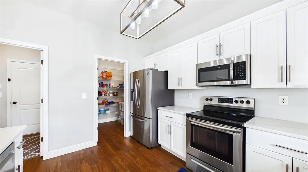 601 19th Street NW Ruskin FL 33570