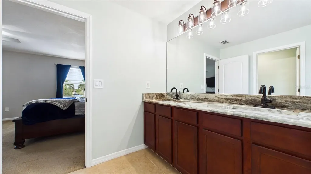 601 19th Street NW Ruskin FL 33570