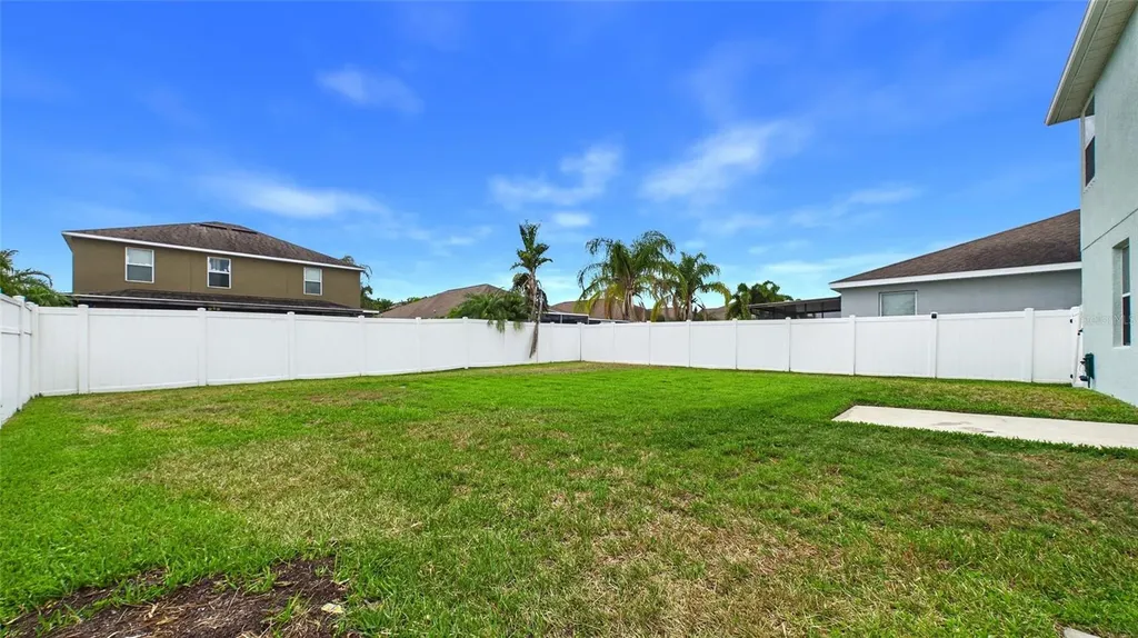 601 19th Street NW Ruskin FL 33570