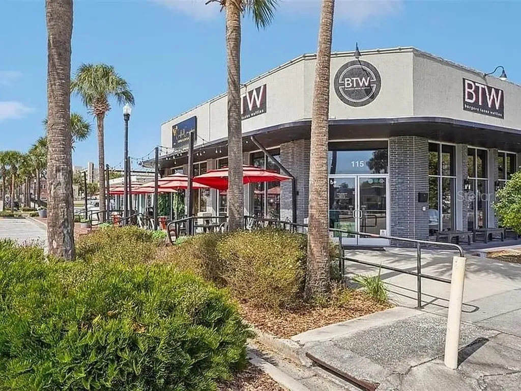 1100 E Caroline Street Tavares FL 32778
