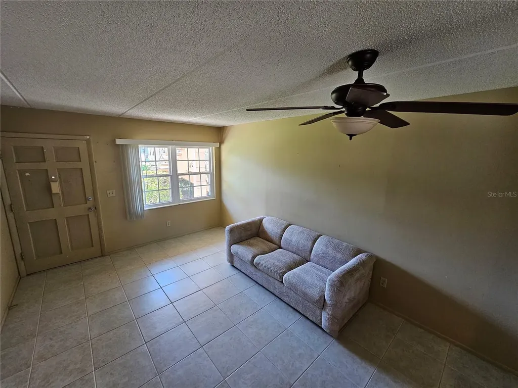 1100 E Caroline Street Tavares FL 32778