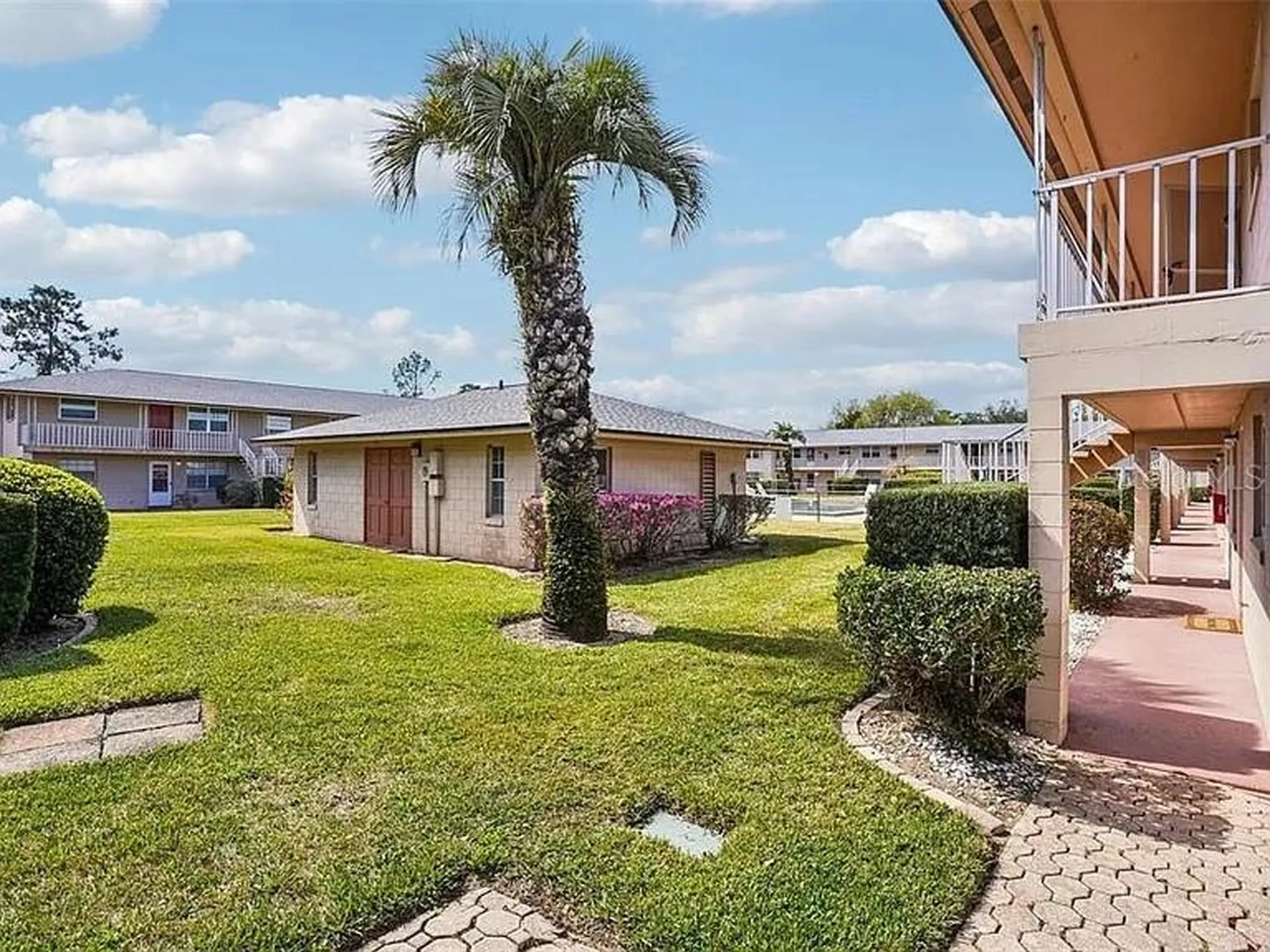 1100 E Caroline Street Tavares FL 32778