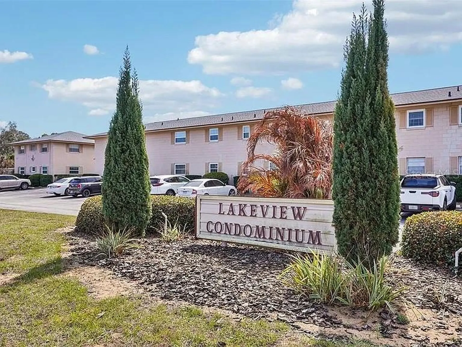 1100 E Caroline Street Tavares FL 32778