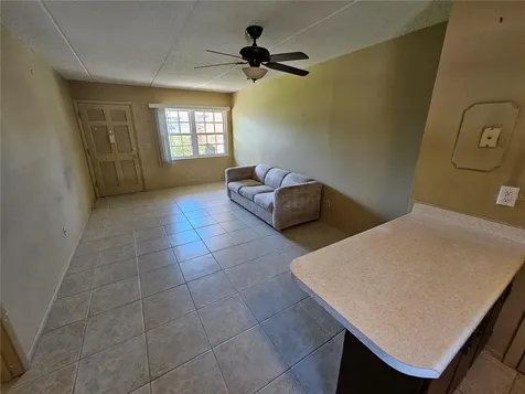 1100 E Caroline Street Tavares FL 32778