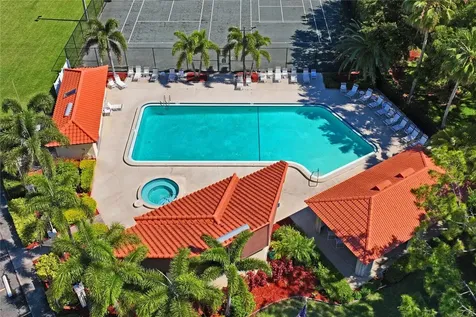 305 Hammock Pine Boulevard Clearwater FL 33761
