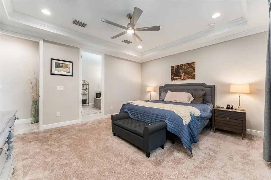 14610 Red Castle Avenue Lithia FL 33547