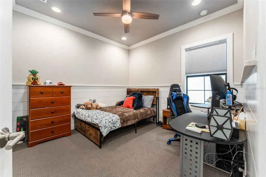 14610 Red Castle Avenue Lithia FL 33547