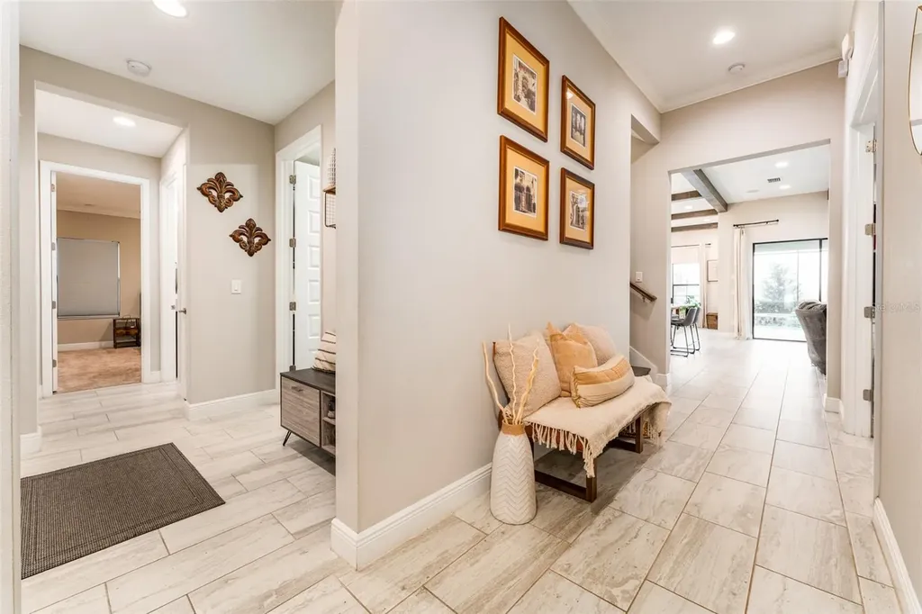14610 Red Castle Avenue Lithia FL 33547