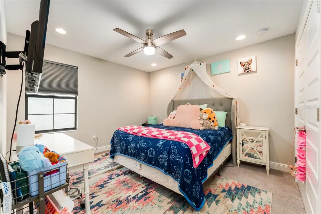 14610 Red Castle Avenue Lithia FL 33547