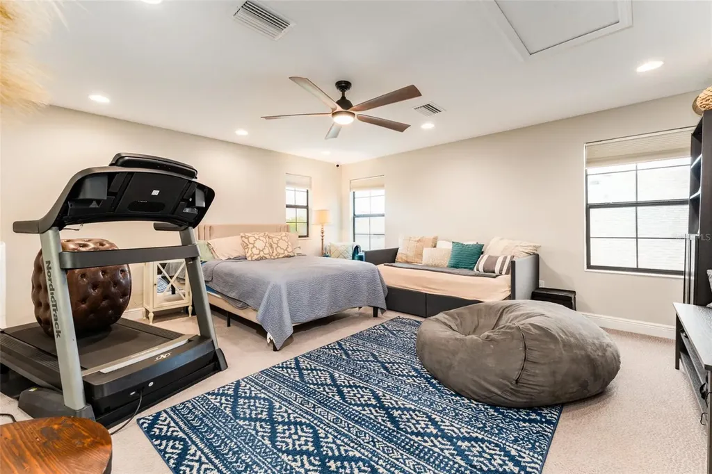 14610 Red Castle Avenue Lithia FL 33547