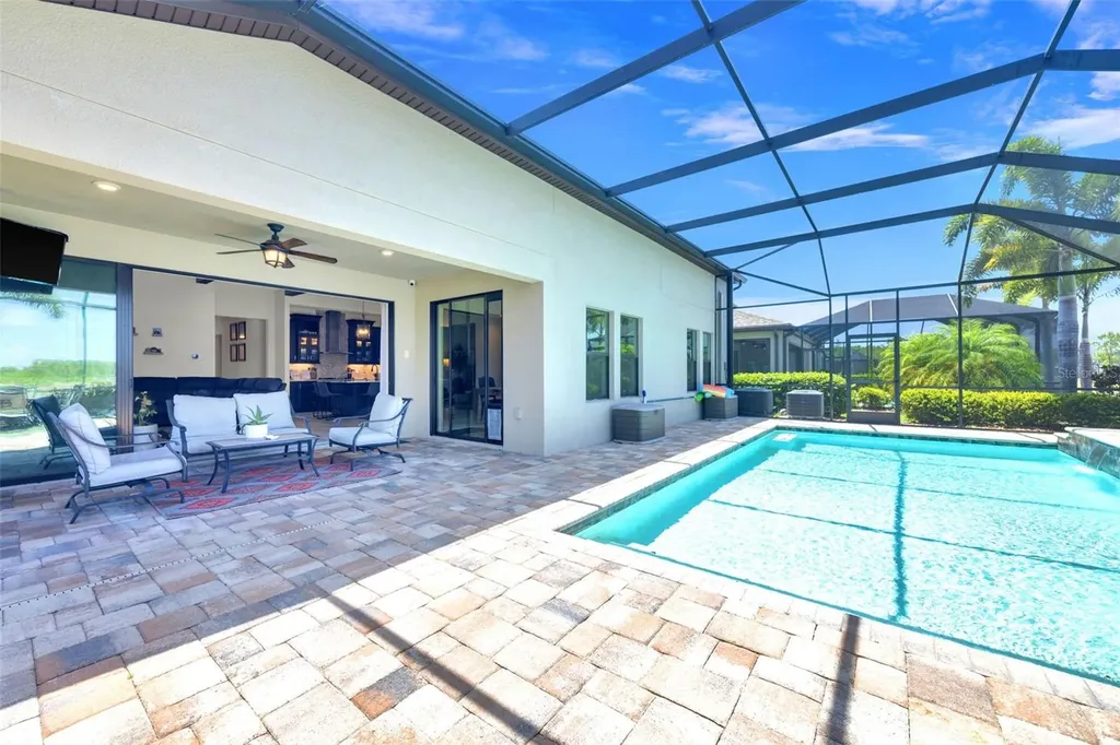 14610 Red Castle Avenue Lithia FL 33547