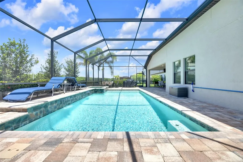 14610 Red Castle Avenue Lithia FL 33547