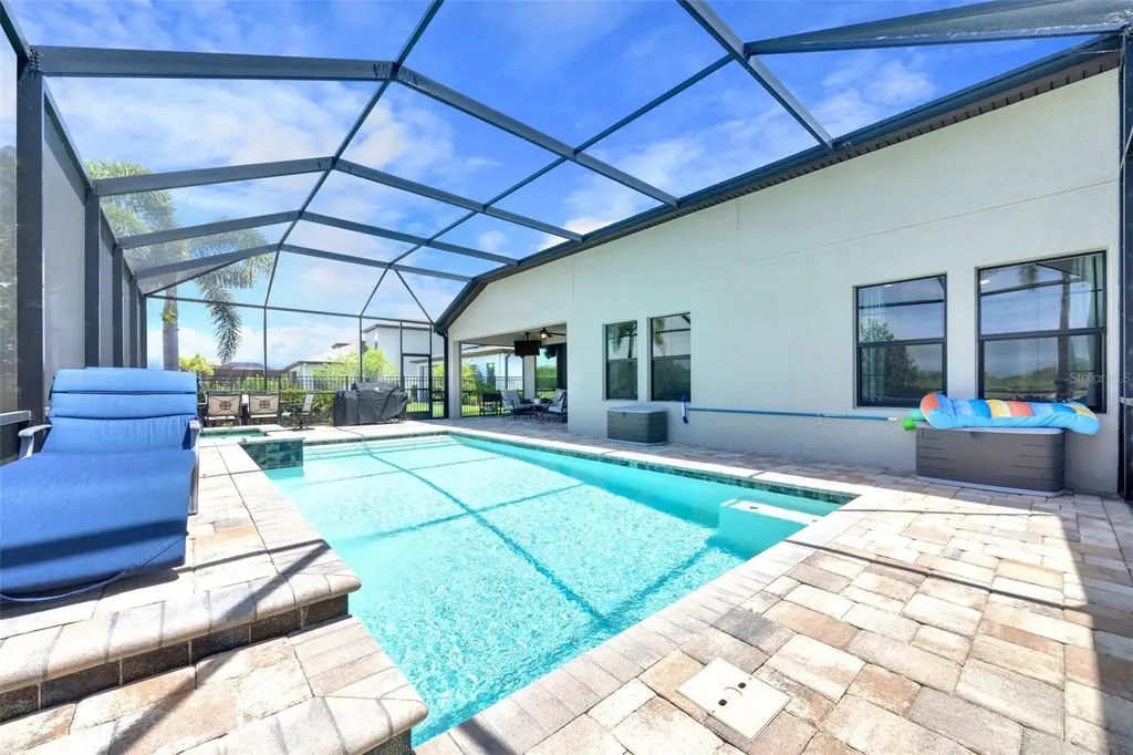 14610 Red Castle Avenue Lithia FL 33547