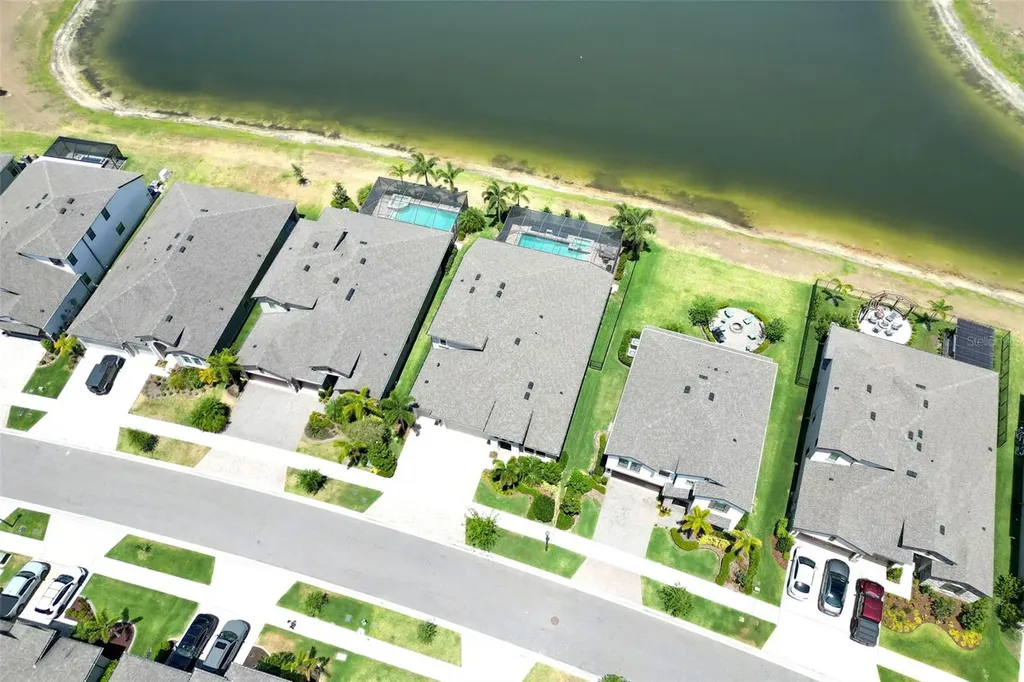 14610 Red Castle Avenue Lithia FL 33547