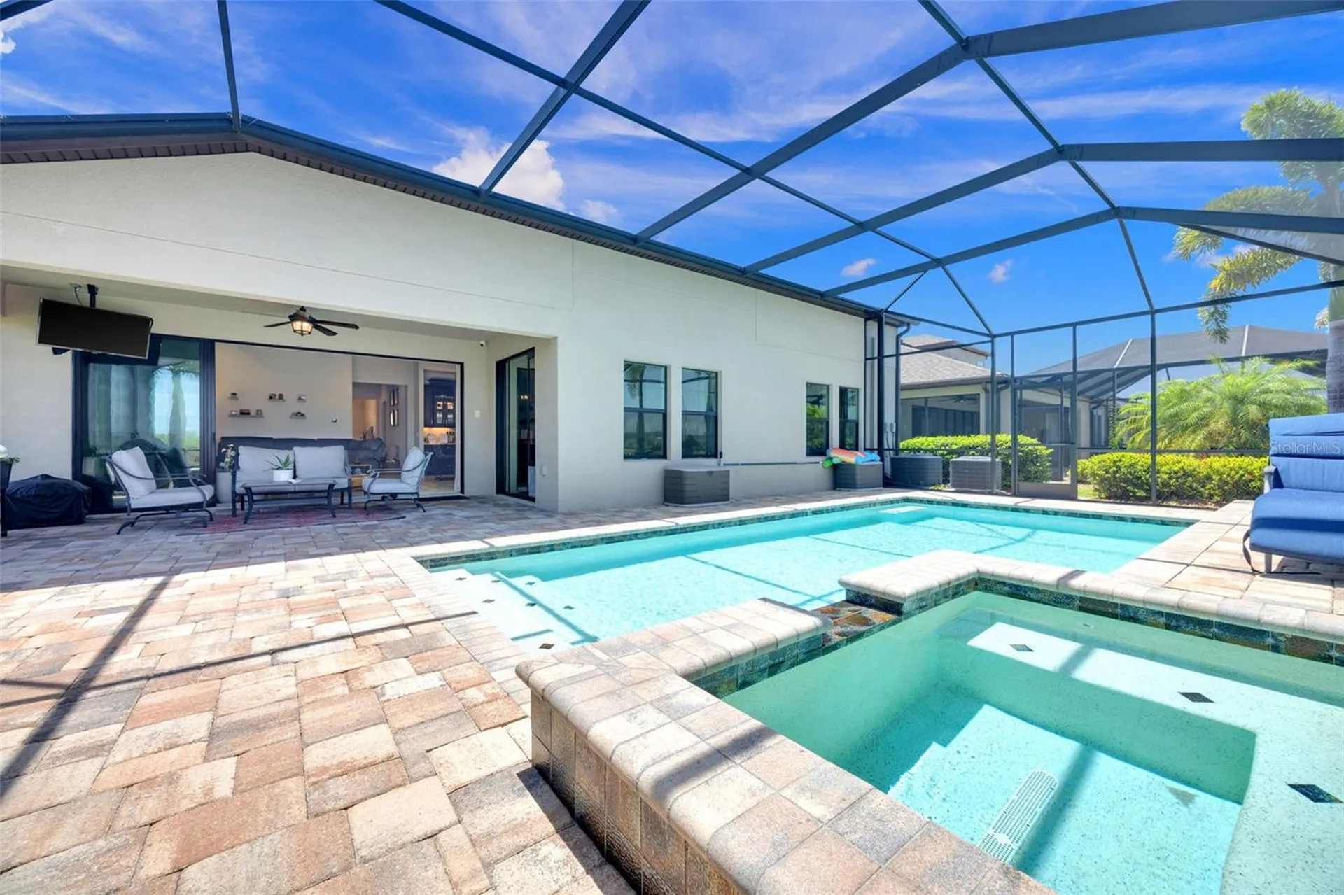 14610 Red Castle Avenue Lithia FL 33547