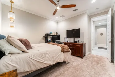 14610 Red Castle Avenue Lithia FL 33547