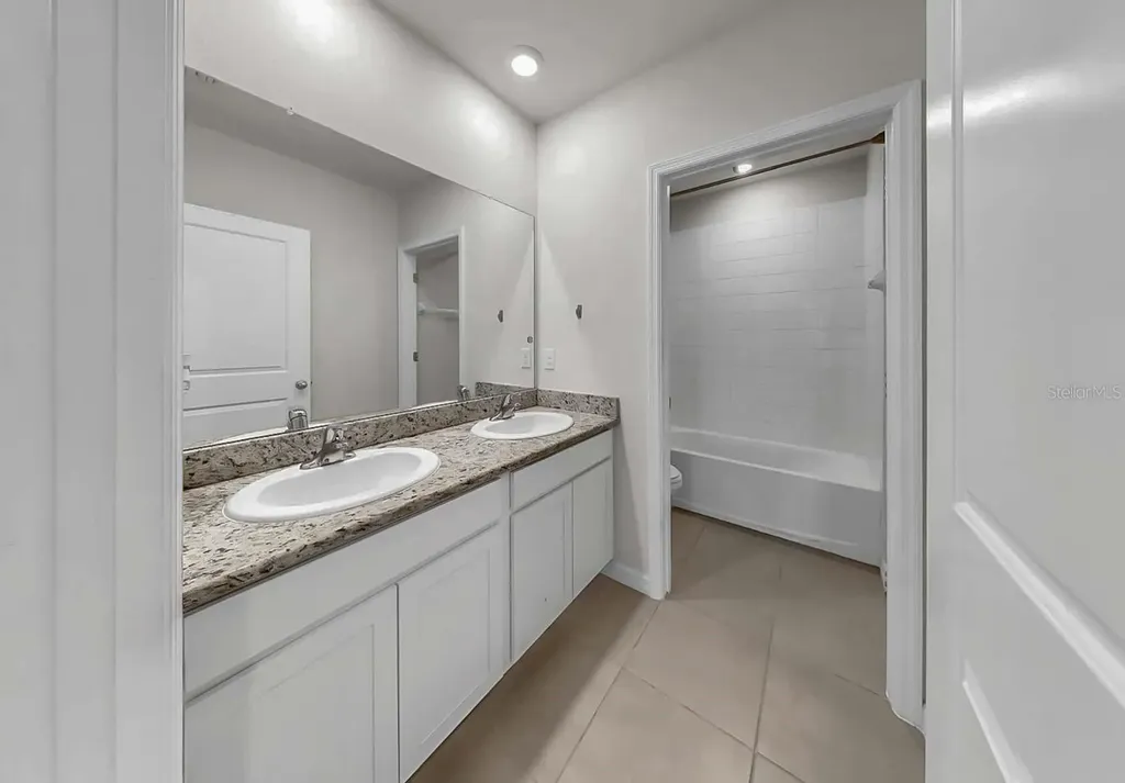 16454 Woodside Glen Parrish FL 34219
