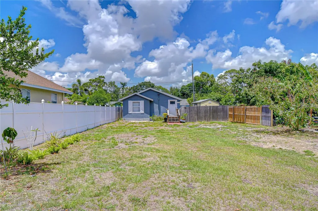2933 56th Avenue N St Petersburg FL 33714