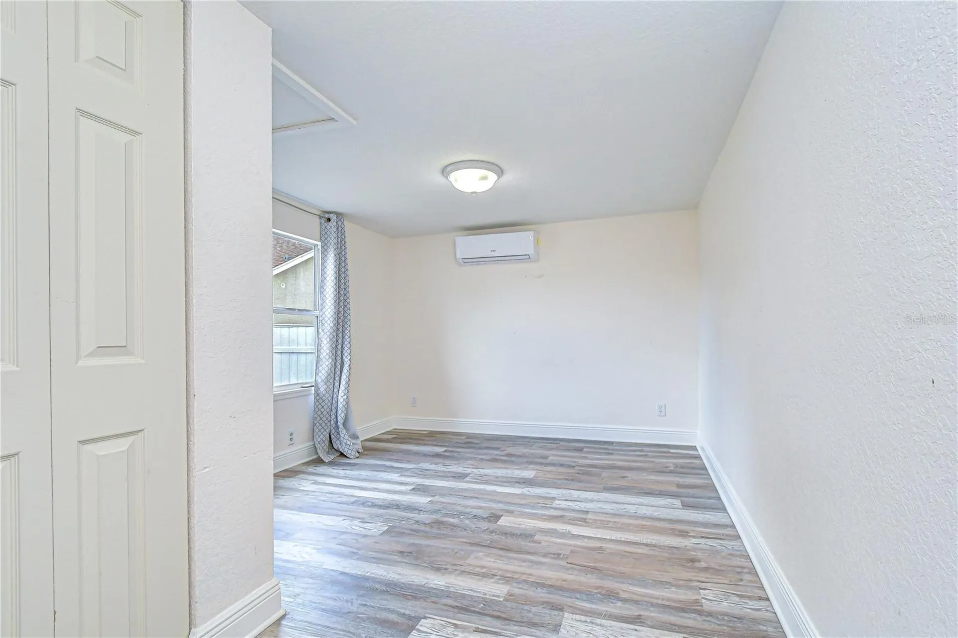 2933 56th Avenue N St Petersburg FL 33714