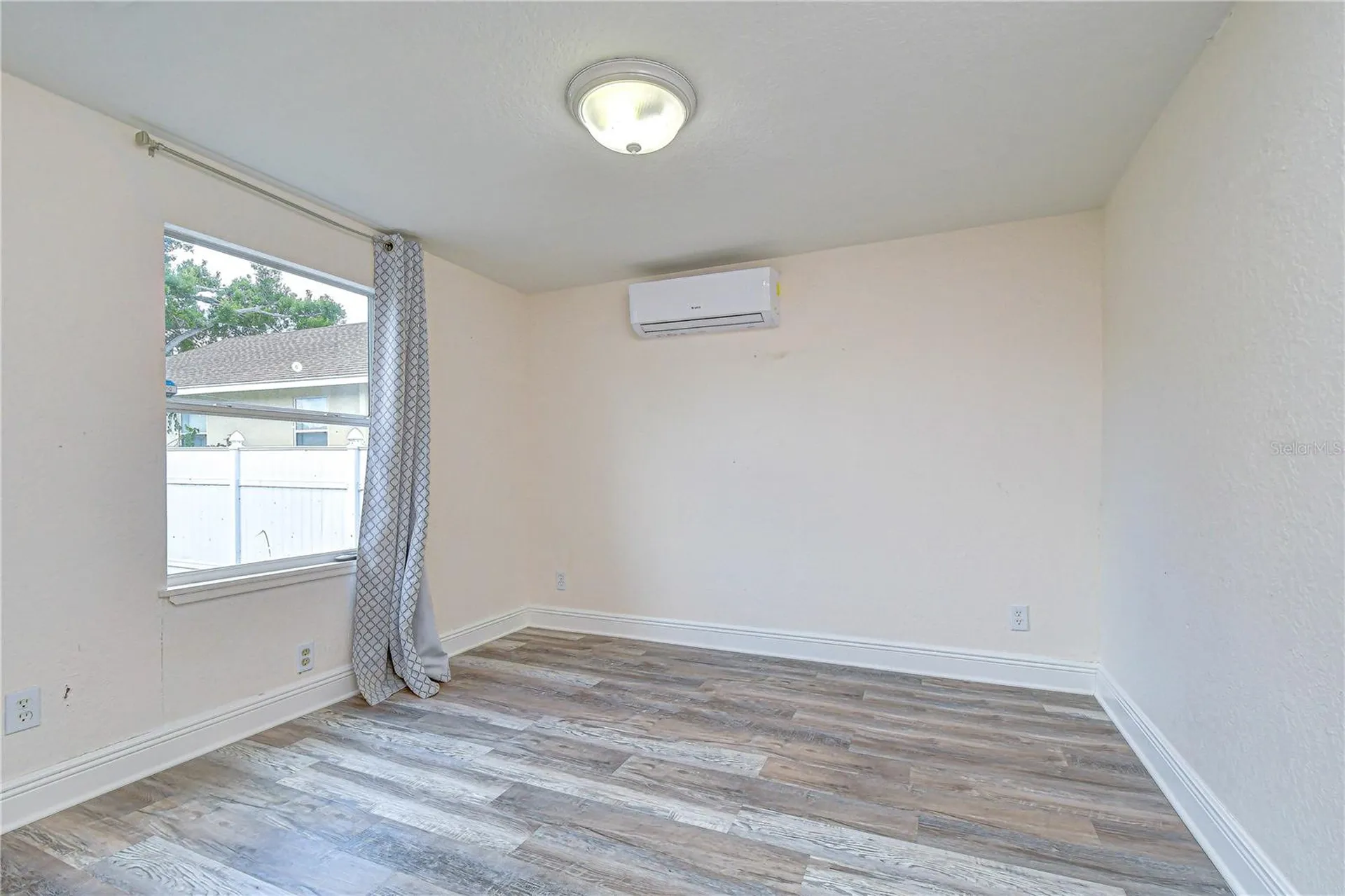2933 56th Avenue N St Petersburg FL 33714