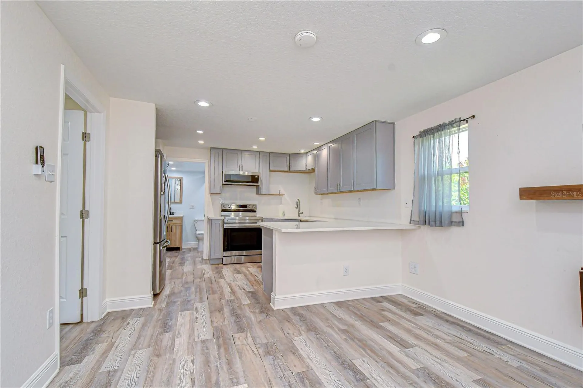 2933 56th Avenue N St Petersburg FL 33714