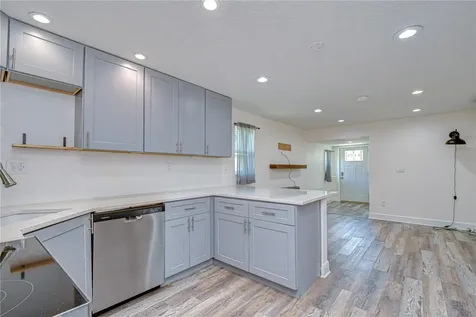 2933 56th Avenue N St Petersburg FL 33714
