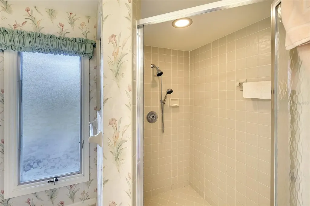 3825 Wilshire Circle Sarasota FL 34238