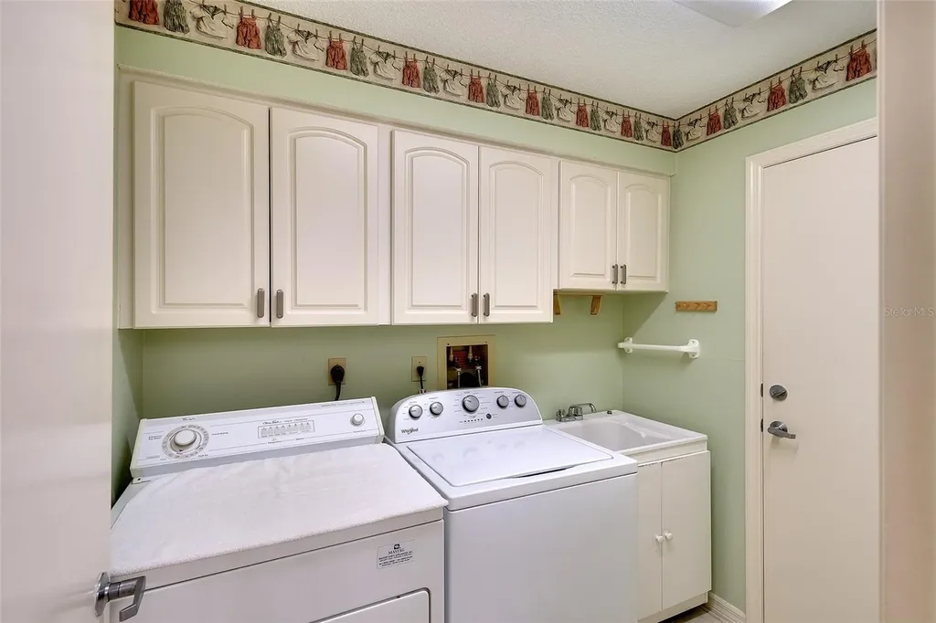3825 Wilshire Circle Sarasota FL 34238