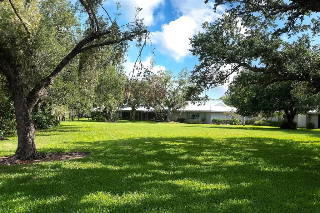 3825 Wilshire Circle Sarasota FL 34238