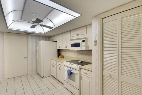 3825 Wilshire Circle Sarasota FL 34238