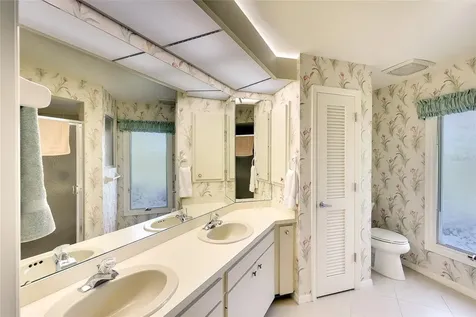 3825 Wilshire Circle Sarasota FL 34238