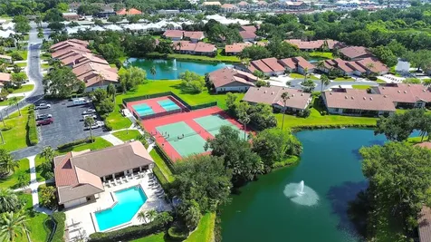 3825 Wilshire Circle Sarasota FL 34238