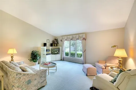3825 Wilshire Circle Sarasota FL 34238