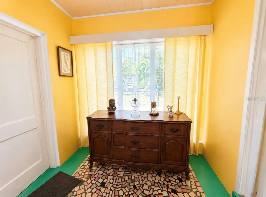 1006 Gulf Road Tarpon Springs FL 34689